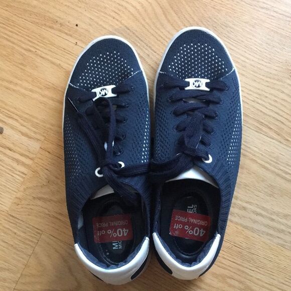 Michael Kors Skyler Shoes - Picture 3 of 12